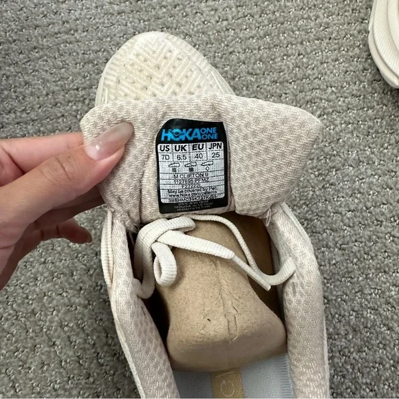Hoka One One Clifton 9 ‘Shifting Sand’ – Women’s Size 7 - Picture 4 of 5